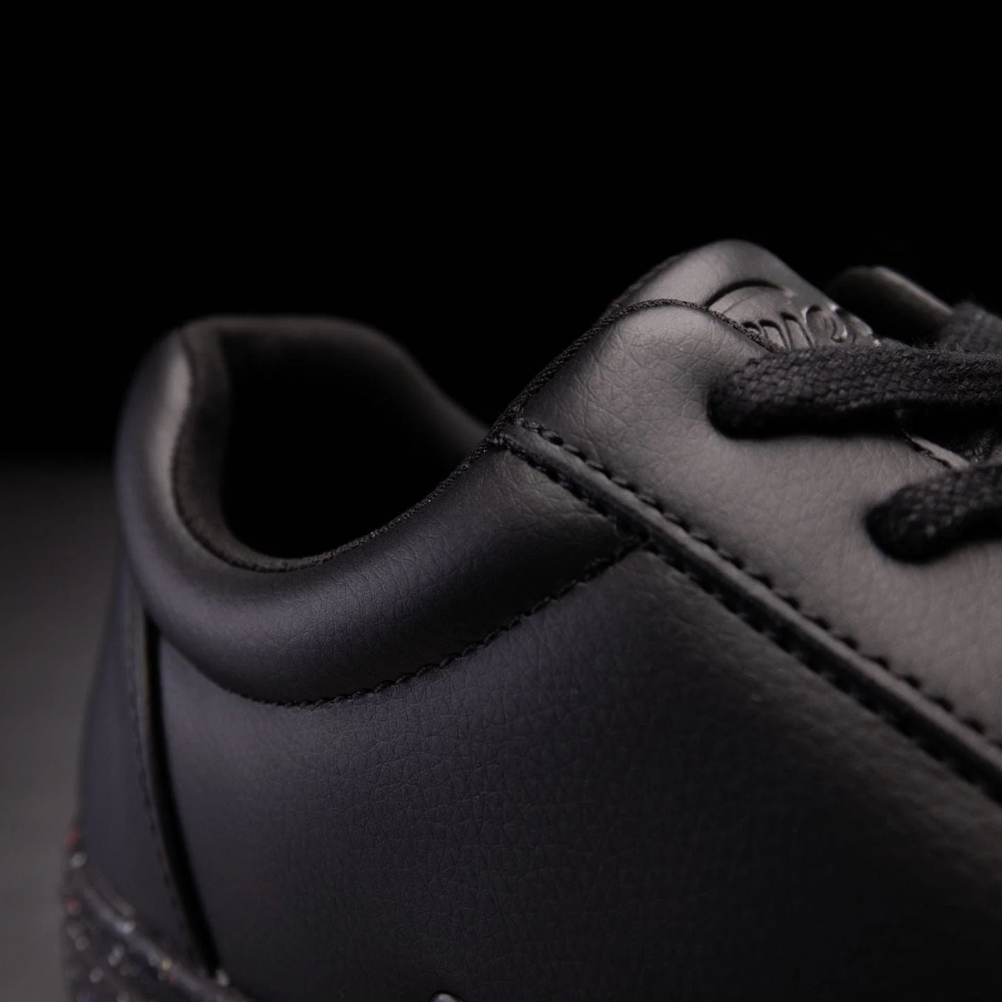 All-black Low-top - Image 9