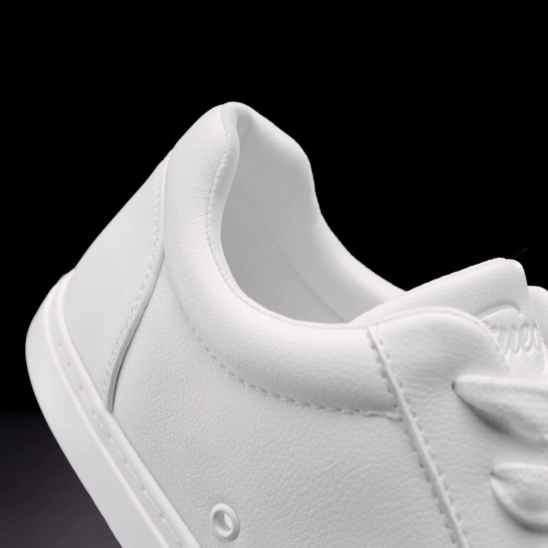 White Low-top - Image 10